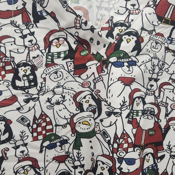 Christmas Scrub Top 2X Vneck Where Is Santa GABBY BROOKE Pockets Winter Animals - Picture 4 of 5